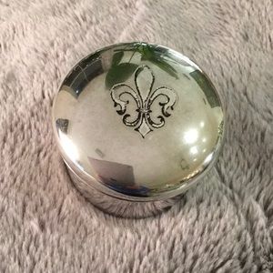 C. Wonder Fleur-de-Lis silver box